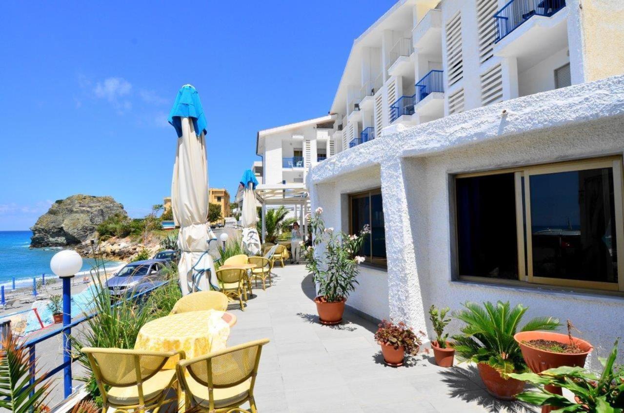 Hotel Ristorante Mareblu Amantea Exterior foto